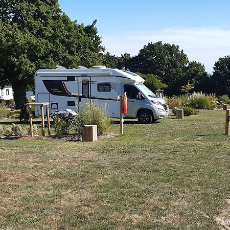 Camping Les Brillas Les Moutiers Экстерьер фото