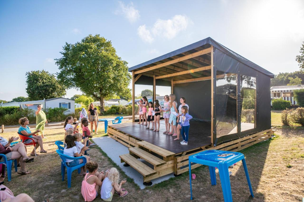 Camping Les Brillas Les Moutiers Экстерьер фото
