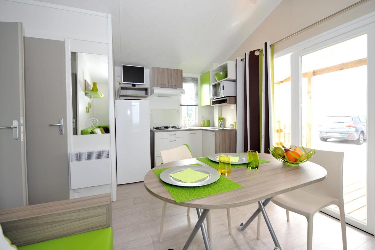 Camping Les Brillas Les Moutiers Экстерьер фото