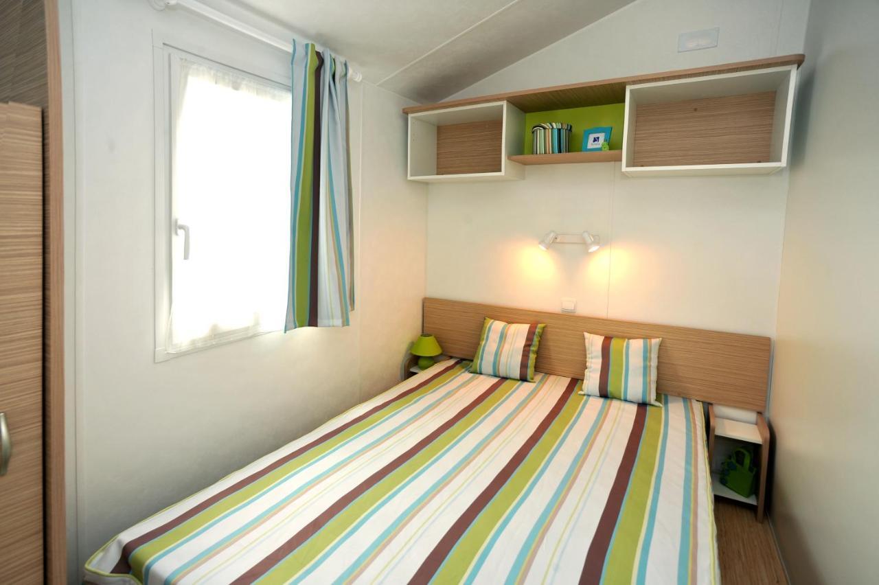 Camping Les Brillas Les Moutiers Экстерьер фото