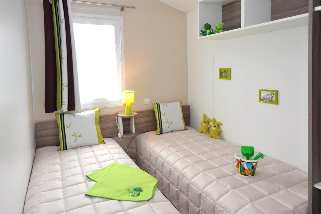 Camping Les Brillas Les Moutiers Экстерьер фото