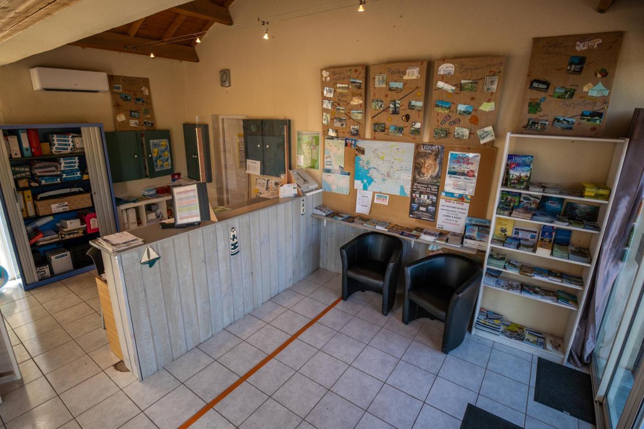 Camping Les Brillas Les Moutiers Экстерьер фото