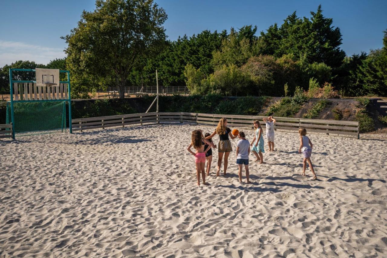 Camping Les Brillas Les Moutiers Экстерьер фото