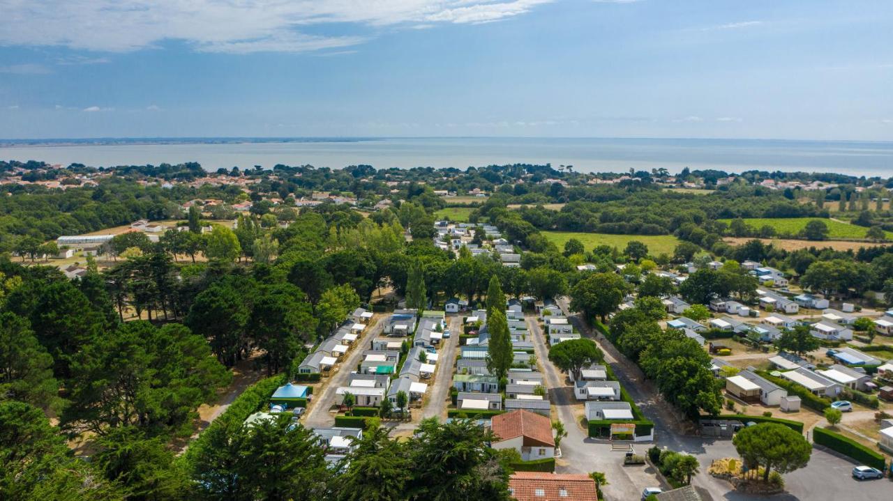 Camping Les Brillas Les Moutiers Экстерьер фото