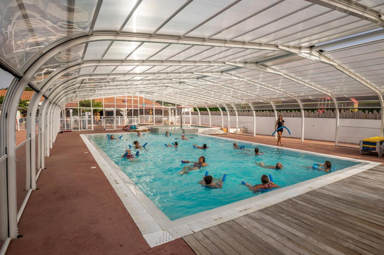 Camping Les Brillas Les Moutiers Экстерьер фото