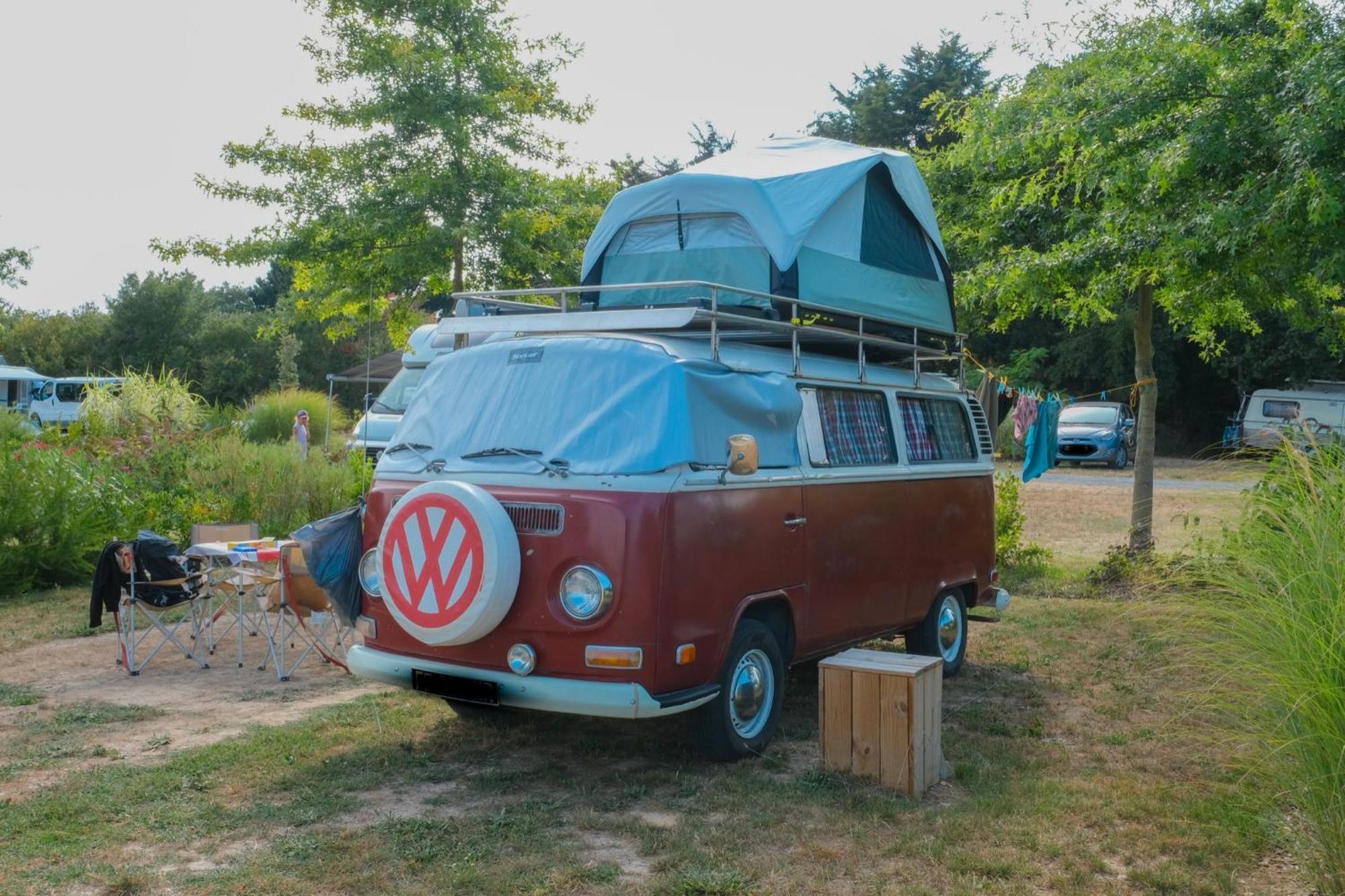 Camping Les Brillas Les Moutiers Экстерьер фото