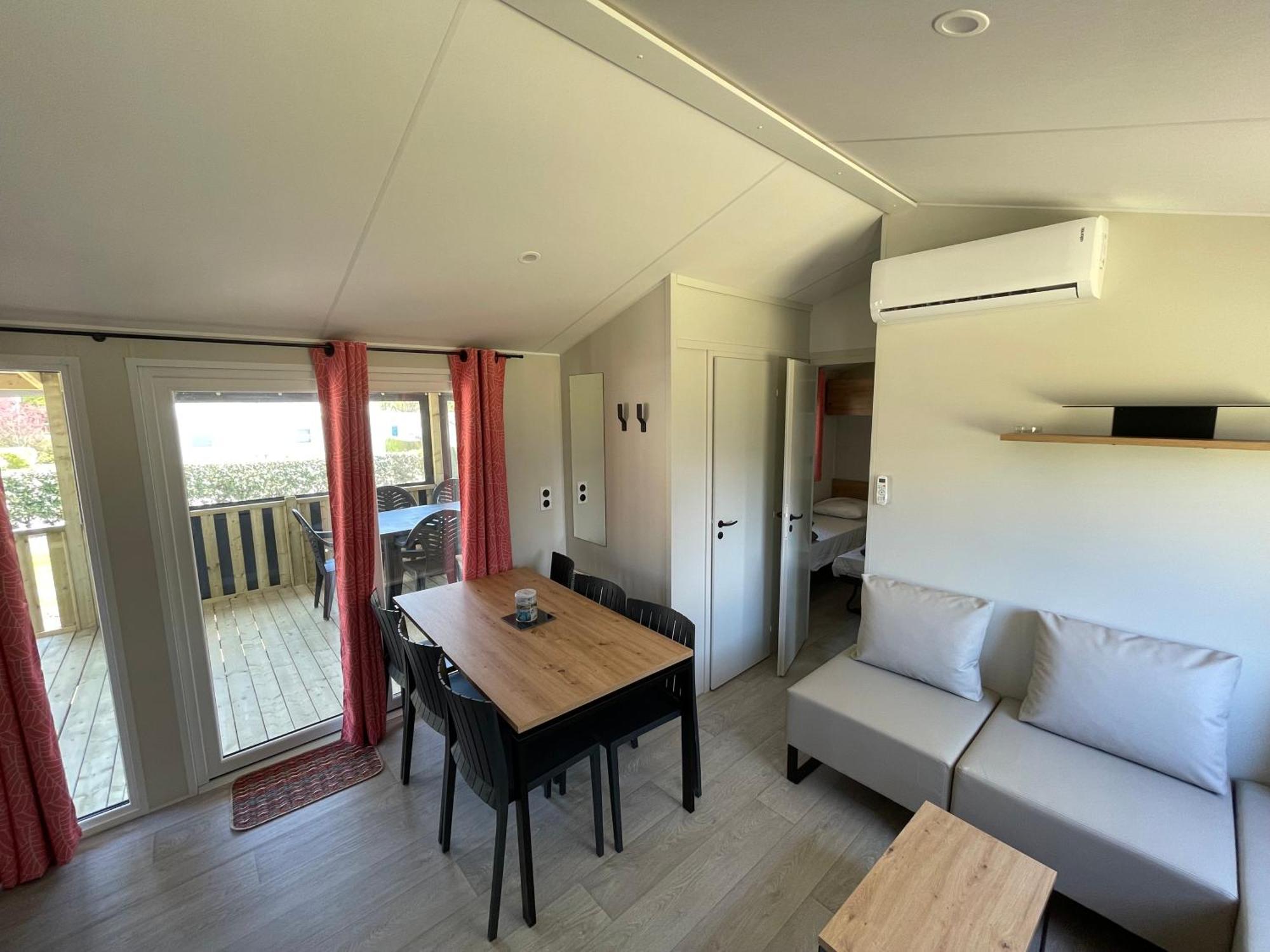Camping Les Brillas Les Moutiers Экстерьер фото
