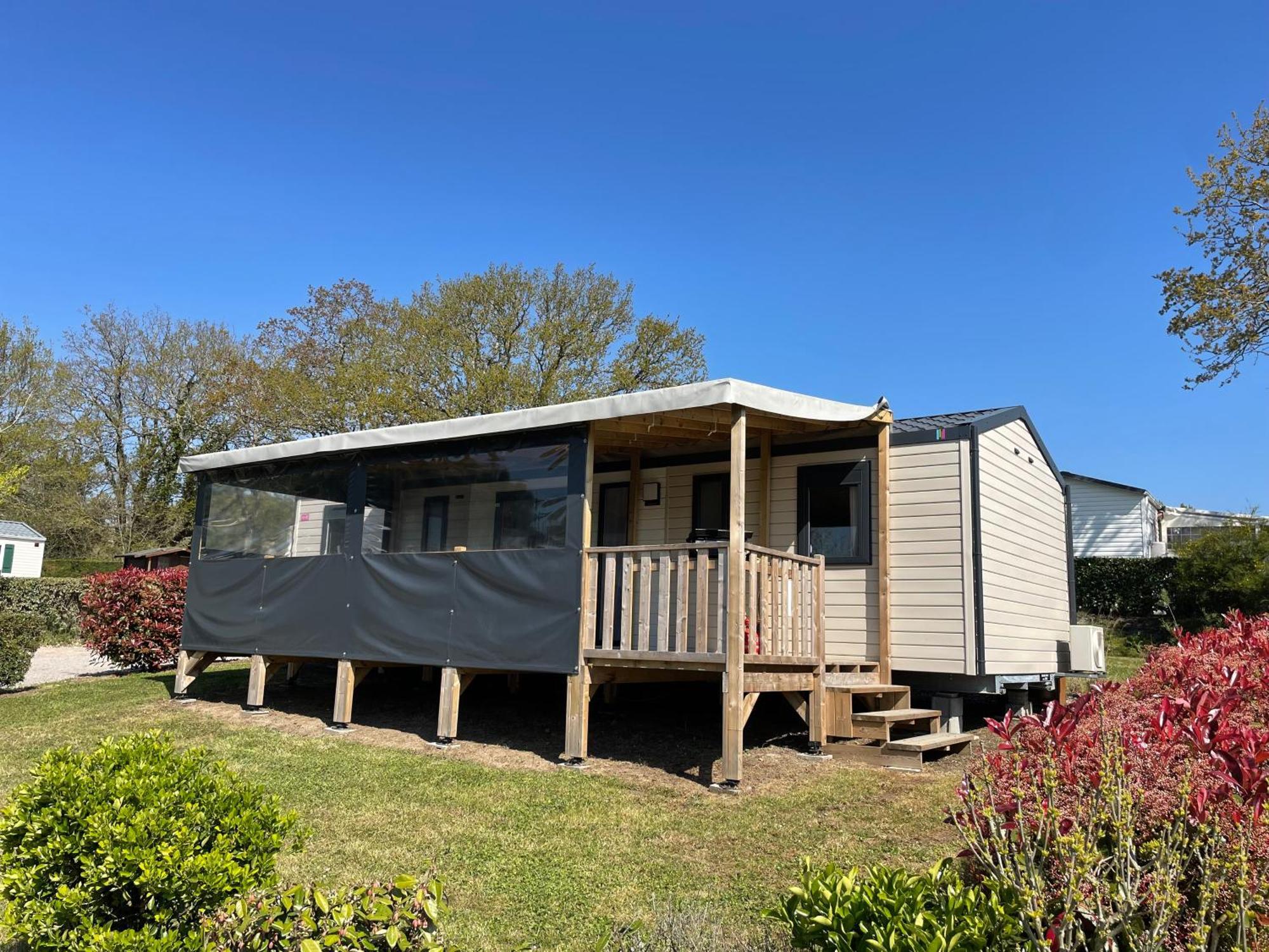 Camping Les Brillas Les Moutiers Экстерьер фото
