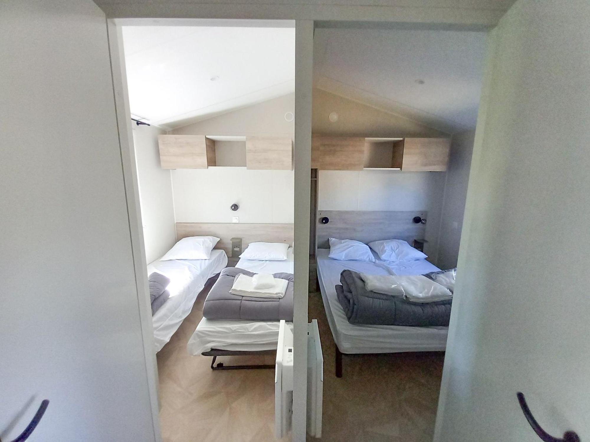 Camping Les Brillas Les Moutiers Экстерьер фото