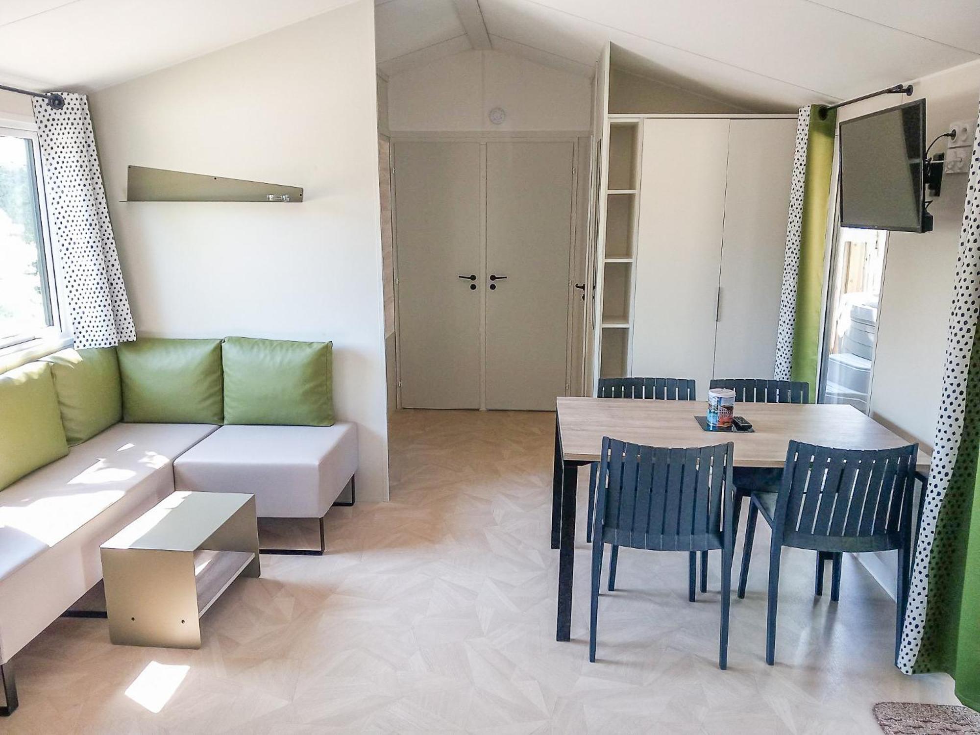Camping Les Brillas Les Moutiers Экстерьер фото
